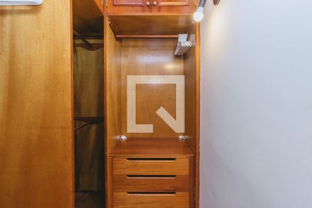 Casa de condomínio para alugar com 580m², 6 quartos e 4 vagasSuíte 2