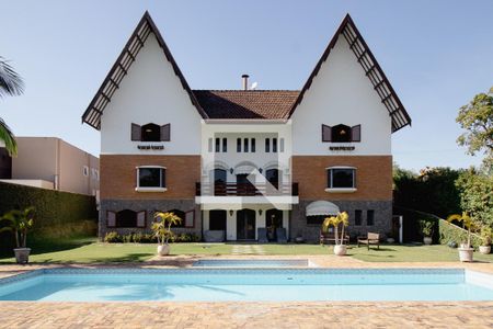 Casa de condomínio para alugar com 580m², 6 quartos e 4 vagasFachada