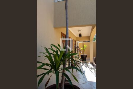 Casa à venda com 290m², 4 quartos e 4 vagasÁREA EXTERNA FRENTE