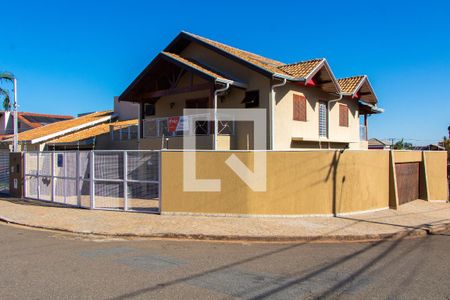 Casa à venda com 290m², 4 quartos e 4 vagasFACHADA