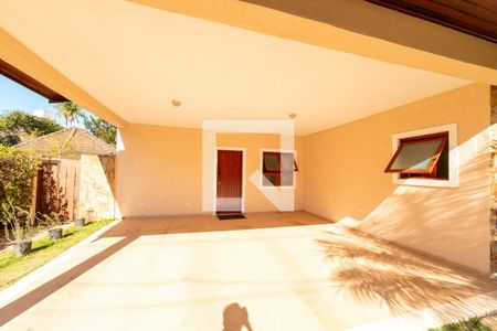 Garagem de casa de condomínio para alugar com 4 quartos, 282m² em Residencial Morada dos Pássaros-aldeia da Serra, Barueri
