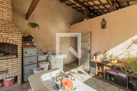 Casa à venda com 300m², 2 quartos e 2 vagasÁrea de Serviço