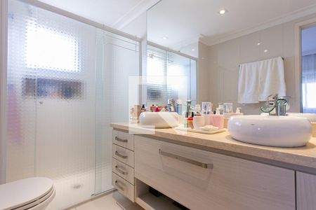 Apartamento à venda com 174m², 3 quartos e 4 vagasBanheiro da Suíte 1