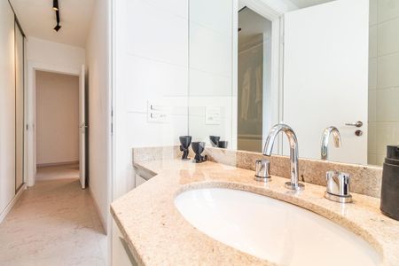 Apartamento à venda com 111m², 3 quartos e 2 vagasBanheiro da Suíte