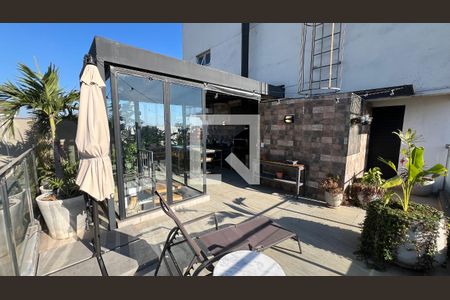 Apartamento à venda com 140m², 2 quartos e 2 vagasCobertura