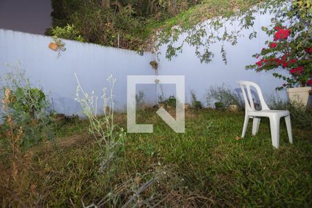 Casa à venda com 500m², 3 quartos e 4 vagas Casa à venda com 500m², 3 quartos e 4 vagasQuintal e jardim