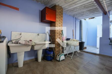 Casa à venda com 500m², 3 quartos e 4 vagas Casa à venda com 500m², 3 quartos e 4 vagasÁrea de serviço