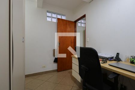 Casa à venda com 500m², 3 quartos e 4 vagas Casa à venda com 500m², 3 quartos e 4 vagasEscritório