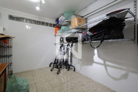 Casa à venda com 500m², 3 quartos e 4 vagas Casa à venda com 500m², 3 quartos e 4 vagasQuarto de serviço