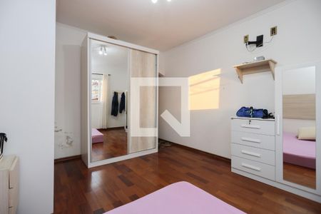 Casa à venda com 500m², 3 quartos e 4 vagas Casa à venda com 500m², 3 quartos e 4 vagasSuíte