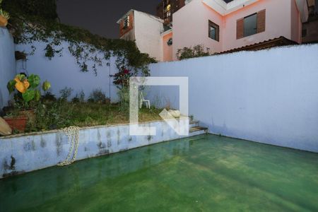 Casa à venda com 500m², 3 quartos e 4 vagas Casa à venda com 500m², 3 quartos e 4 vagasQuintal e jardim