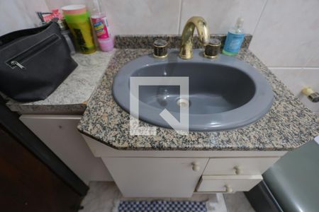 Casa à venda com 500m², 3 quartos e 4 vagas Casa à venda com 500m², 3 quartos e 4 vagasBanheiro 1