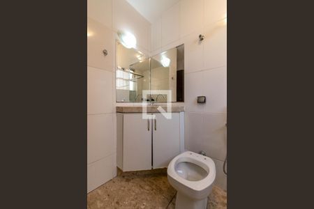 Apartamento para alugar com 200m², 4 quartos e 2 vagas Apartamento para alugar com 200m², 4 quartos e 2 vagasBanheiro Social