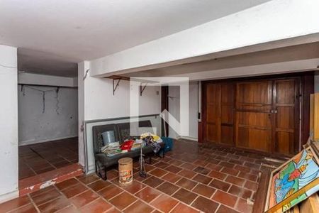 Casa à venda com 3 quartos, 300m² em Petrópolis, Porto Alegre