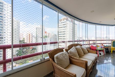 Apartamento à venda com 156m², 3 quartos e 3 vagasSacada