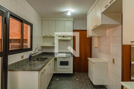 Apartamento à venda com 143m², 3 quartos e 3 vagas Apartamento à venda com 143m², 3 quartos e 3 vagasCozinha