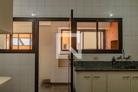 Apartamento à venda com 143m², 3 quartos e 3 vagas Apartamento à venda com 143m², 3 quartos e 3 vagasCozinha