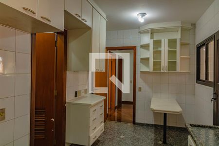 Apartamento à venda com 143m², 3 quartos e 3 vagas Apartamento à venda com 143m², 3 quartos e 3 vagasCozinha