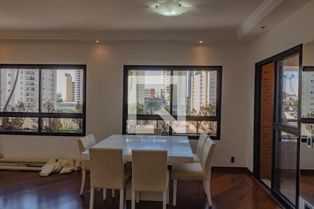 Apartamento à venda com 143m², 3 quartos e 3 vagas Apartamento à venda com 143m², 3 quartos e 3 vagasSala