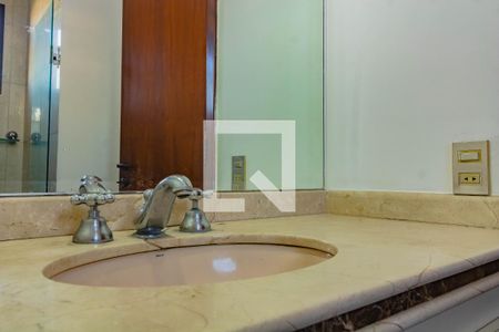 Apartamento à venda com 143m², 3 quartos e 3 vagas Apartamento à venda com 143m², 3 quartos e 3 vagasBanheiro 1