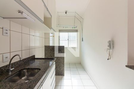 Cozinha de apartamento para alugar com 2 quartos, 52m² em Jardim Roberto, Osasco