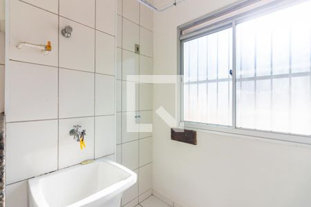 Área de Serviço de apartamento para alugar com 2 quartos, 52m² em Jardim Roberto, Osasco