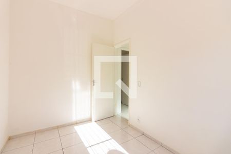 Quarto 2 de apartamento para alugar com 2 quartos, 52m² em Jardim Roberto, Osasco