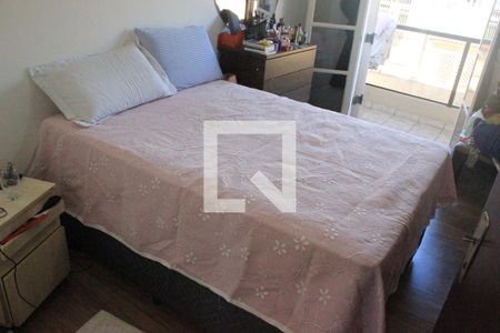 Casa à venda com 140m², 4 quartos e 3 vagasSuíte