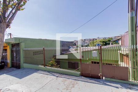 Fachada de casa à venda com 5 quartos, 180m² em Parque Cisper, São Paulo
