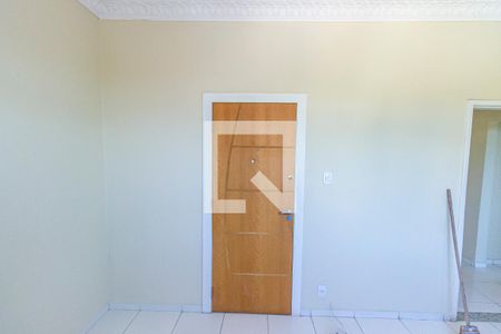 Sala de apartamento para alugar com 3 quartos, 80m² em Cordovil, Rio de Janeiro