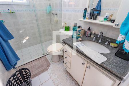 Casa de condomínio à venda com 192m², 3 quartos e 4 vagasBanheiro do Quarto 2