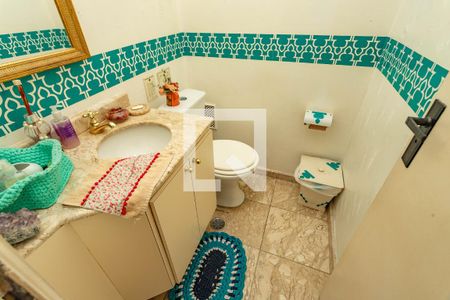 Casa de condomínio à venda com 192m², 3 quartos e 4 vagasLavabo