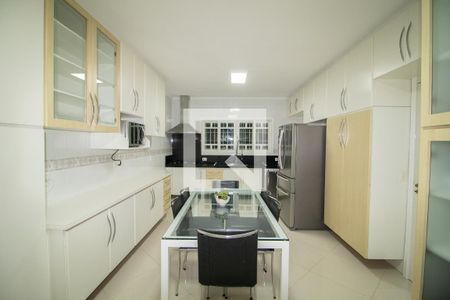 Casa para alugar com 380m², 5 quartos e 5 vagasCozinha