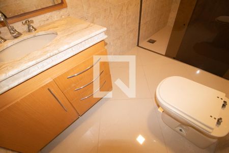 Casa para alugar com 380m², 5 quartos e 5 vagasBanheiro da Suíte 3