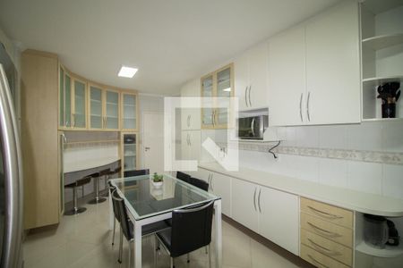 Casa para alugar com 380m², 5 quartos e 5 vagasCozinha