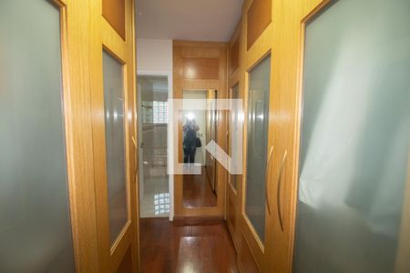 Casa para alugar com 380m², 5 quartos e 5 vagasArmários da Suite 1