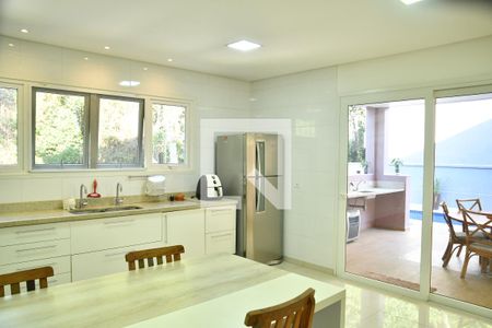 Casa de condomínio para alugar com 370m², 4 quartos e 6 vagasCozinha