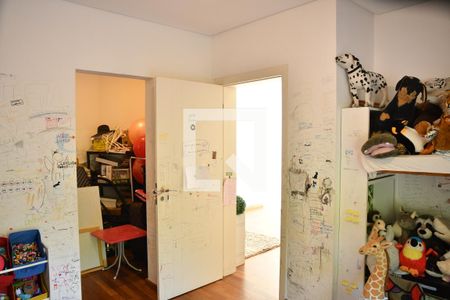 Casa de condomínio para alugar com 370m², 4 quartos e 6 vagasSuíte 3