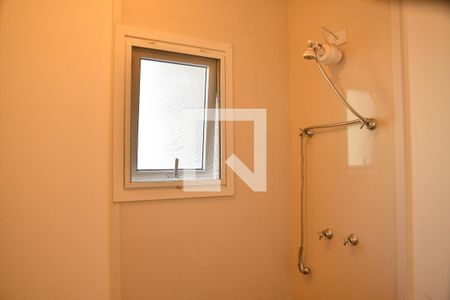 Casa de condomínio para alugar com 370m², 4 quartos e 6 vagasBanheiro da Suíte 3