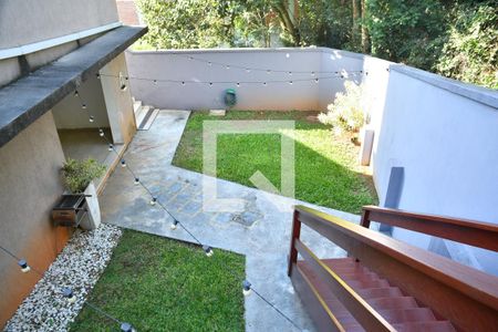 Casa de condomínio para alugar com 370m², 4 quartos e 6 vagasQuintal