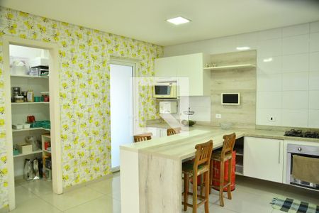 Casa de condomínio para alugar com 370m², 4 quartos e 6 vagasCozinha