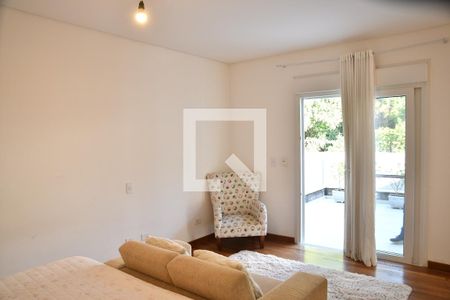 Casa de condomínio para alugar com 370m², 4 quartos e 6 vagasSuíte 4