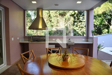 Casa de condomínio para alugar com 370m², 4 quartos e 6 vagasÁrea gourmet