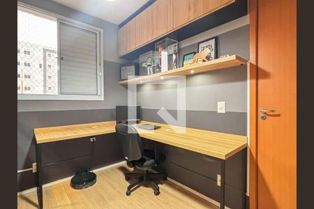 Quarto 1 de apartamento para alugar com 2 quartos, 50m² em Costa E Silva, Porto Alegre