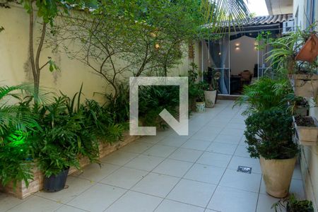 Apartamento à venda com 187m², 3 quartos e 2 vagasGarden - Área privativa