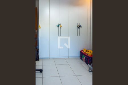 Apartamento à venda com 187m², 3 quartos e 2 vagasQuarto 2 - Armários