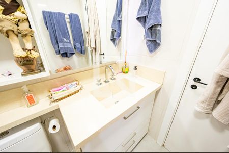 Apartamento à venda com 62m², 3 quartos e 1 vaga Apartamento à venda com 62m², 3 quartos e 1 vagaBanheiro Social