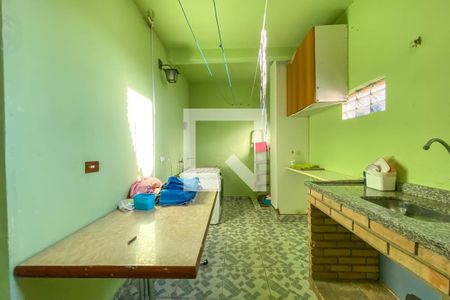 Casa à venda com 218m², 3 quartos e 2 vagasÁrea de Serviço e Churrasqueira