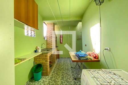 Casa à venda com 218m², 3 quartos e 2 vagasÁrea de Serviço e Churrasqueira