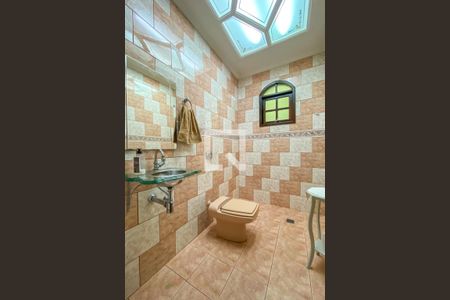 Casa à venda com 218m², 3 quartos e 2 vagasBanheiro Social 2